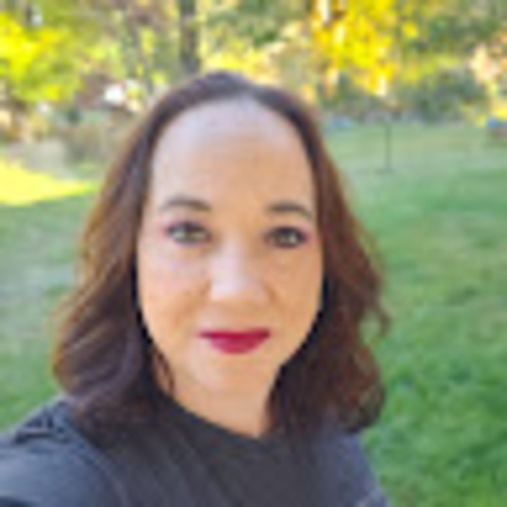 Meet your Posher, Elise